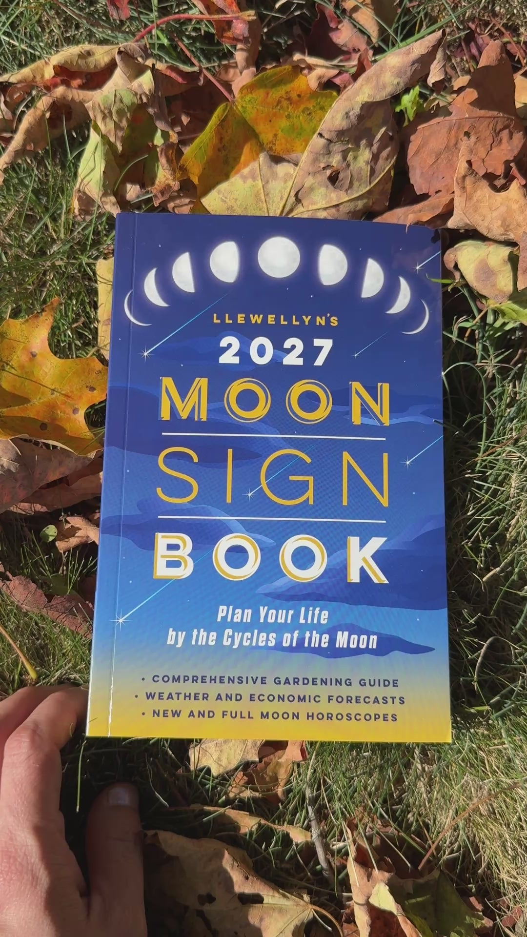 Llewellyn's 2027 Moon Sign Book: Cycles of the Moon